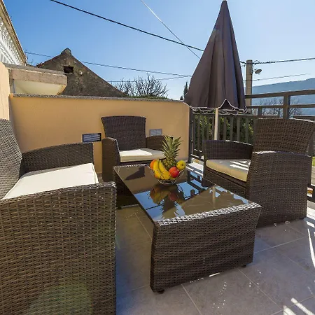 Bezaubernde Mit Beheizten Privatpool, Bbq, Spielplatz, Waschmaschine Tatil Evi