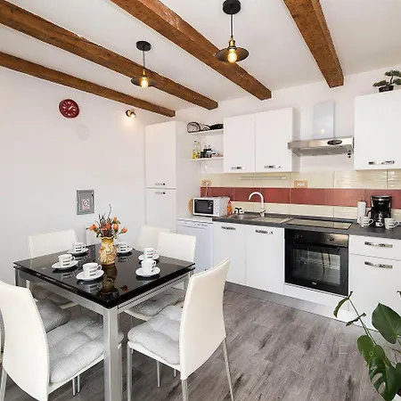 Tatil Evi Bezaubernde Mit Beheizten Privatpool, Bbq, Spielplatz, Waschmaschine *