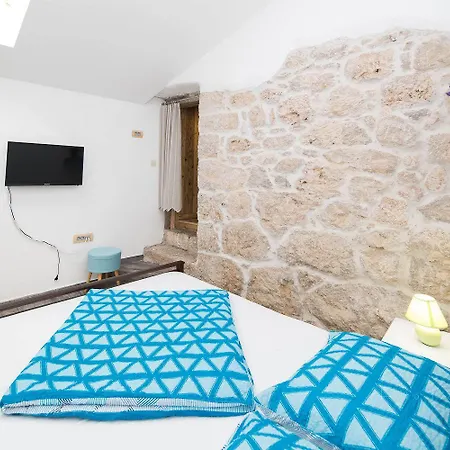 Tatil Evi Bezaubernde Mit Beheizten Privatpool, Bbq, Spielplatz, Waschmaschine