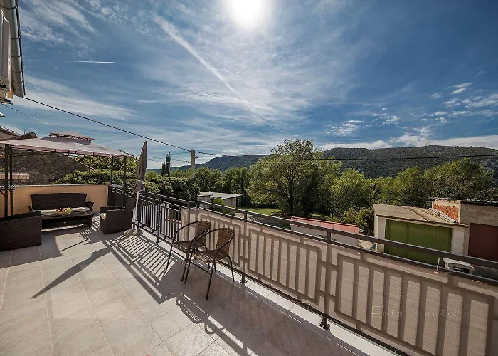 Prázdninový dům Bezaubernde Mit Beheizten Privatpool, Bbq, Spielplatz, Waschmaschine