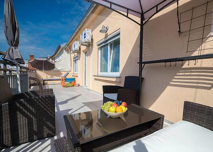 Bezaubernde Mit Beheizten Privatpool, Bbq, Spielplatz, Waschmaschine Prázdninový dům