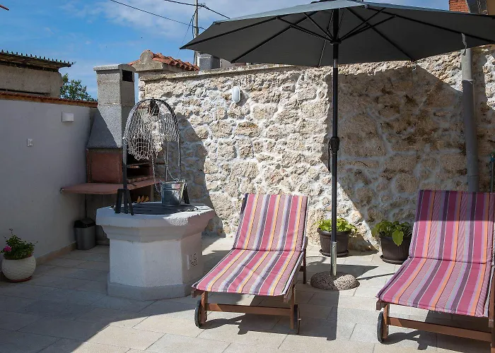 Prázdninový dům Bezaubernde Mit Beheizten Privatpool, Bbq, Spielplatz, Waschmaschine Tribalj (Primorsko-Goranska)