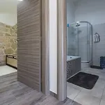 Bezaubernde Mit Beheizten Privatpool, Bbq, Spielplatz, Waschmaschine Tatil Evi Tribalj (Primorsko-Goranska)
